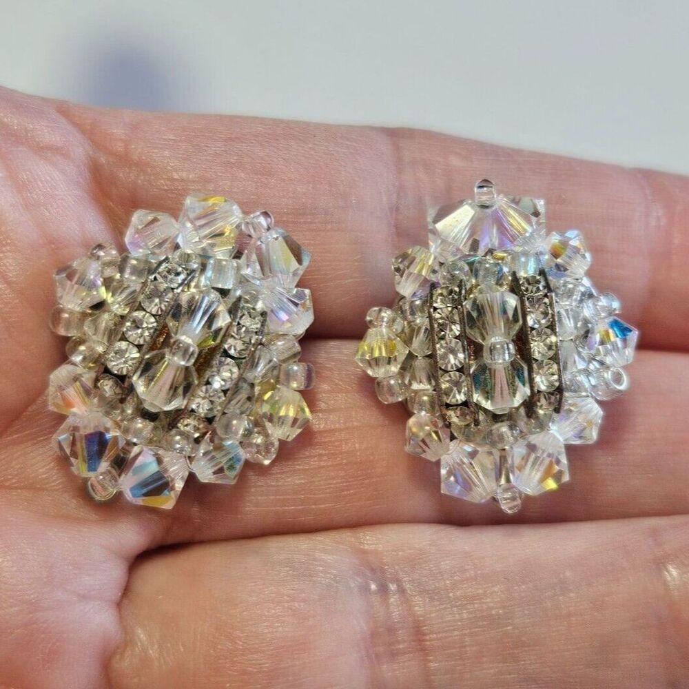Rhinestone pierced earrings bling